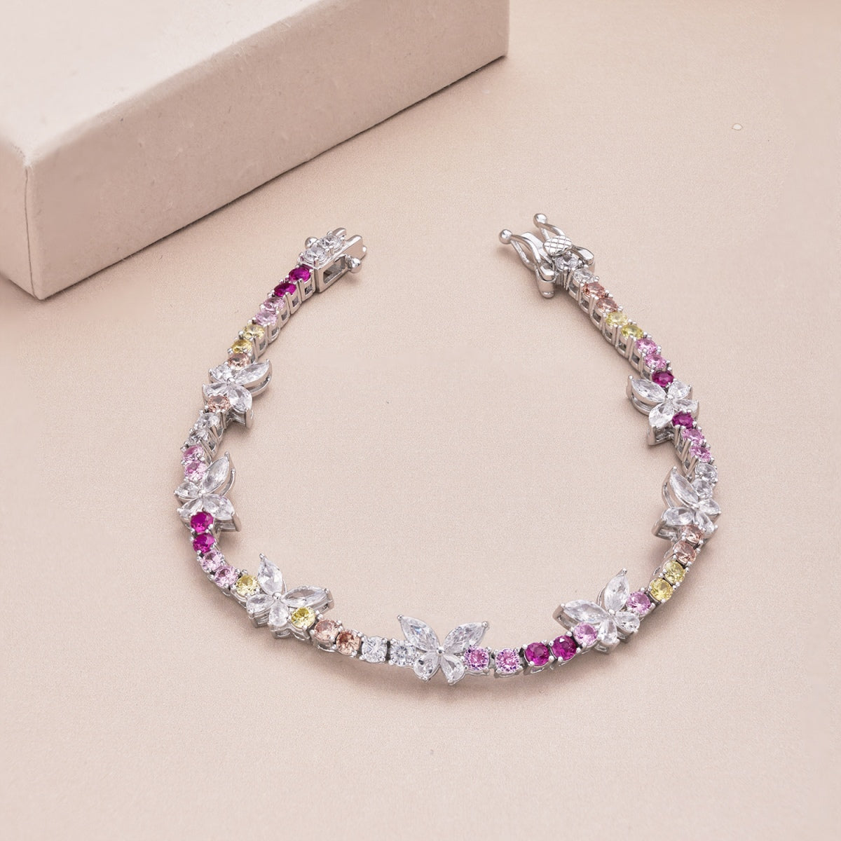 [AuraEcho]Ornate Colorful Butterfly Shape Round Cut Daily Bracelet