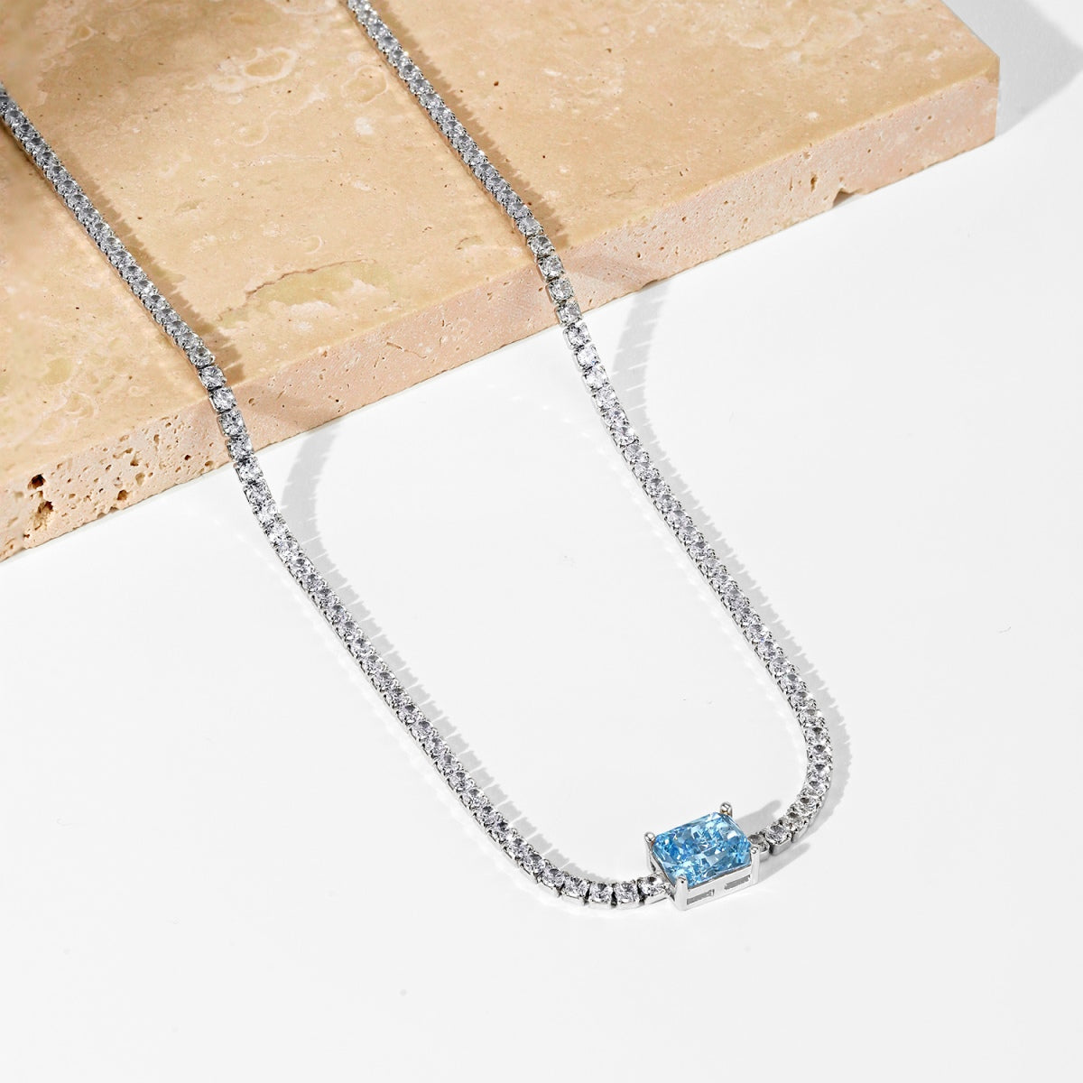 [AuraEcho]2.0 carat Ornate Emerald Cut Necklace