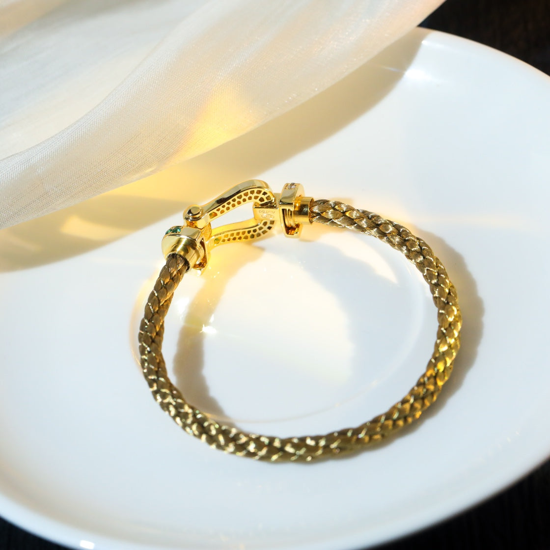 [AuraEcho]FORCE 10 GOLD GREEN DIAMOND PAVED