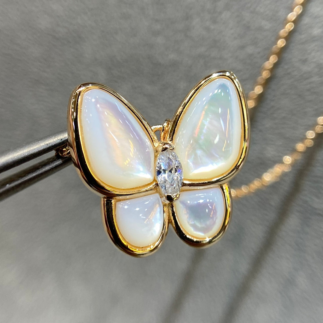 [AuraEcho]BUTTERFLY MOP DIAMOND NECKLACE