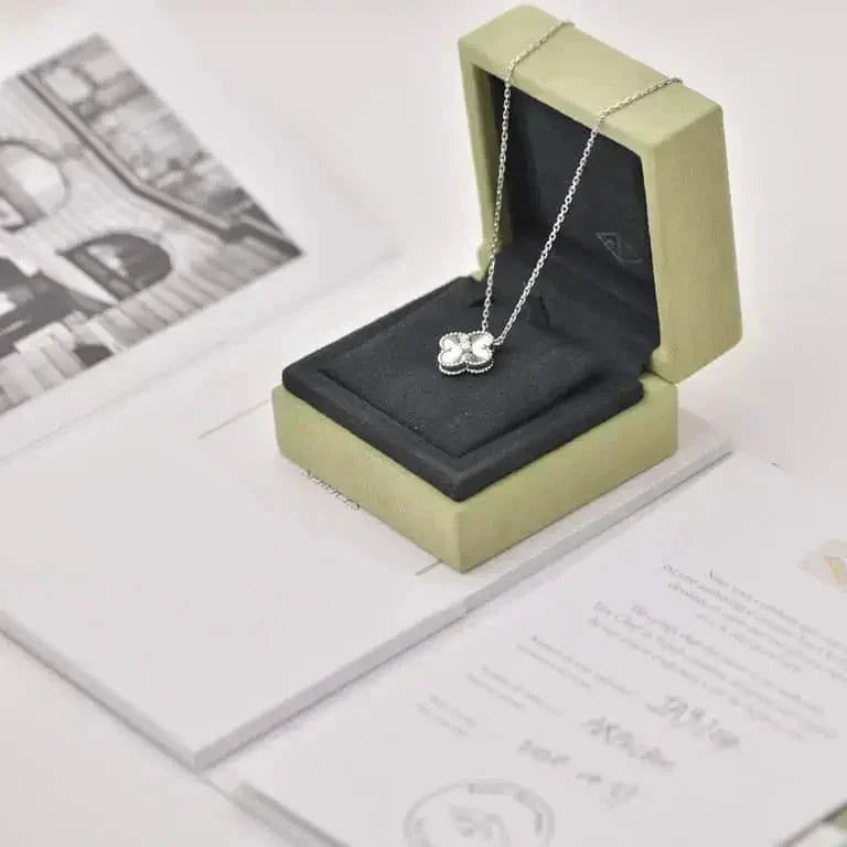 [AuraEcho]CLOVER  15MM DIAMOND LASER NECKLACE SILVER