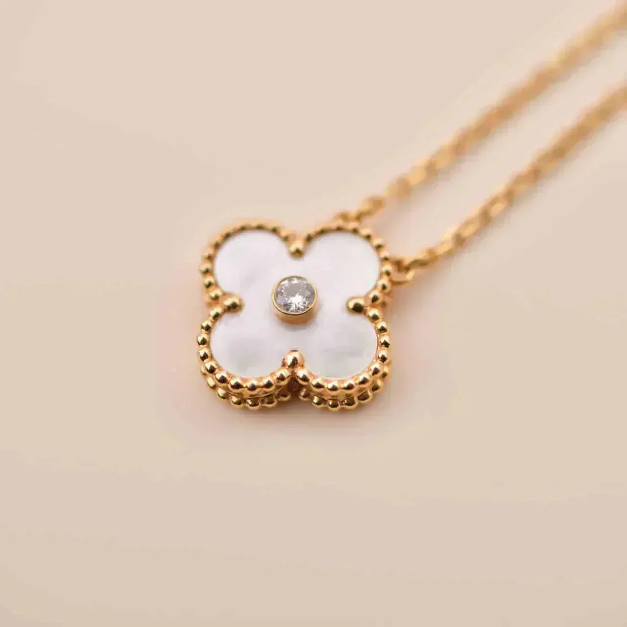 [AuraEcho]CLOVER 15MM DIAMOND WHITE FRITILLARIA NECKLACE