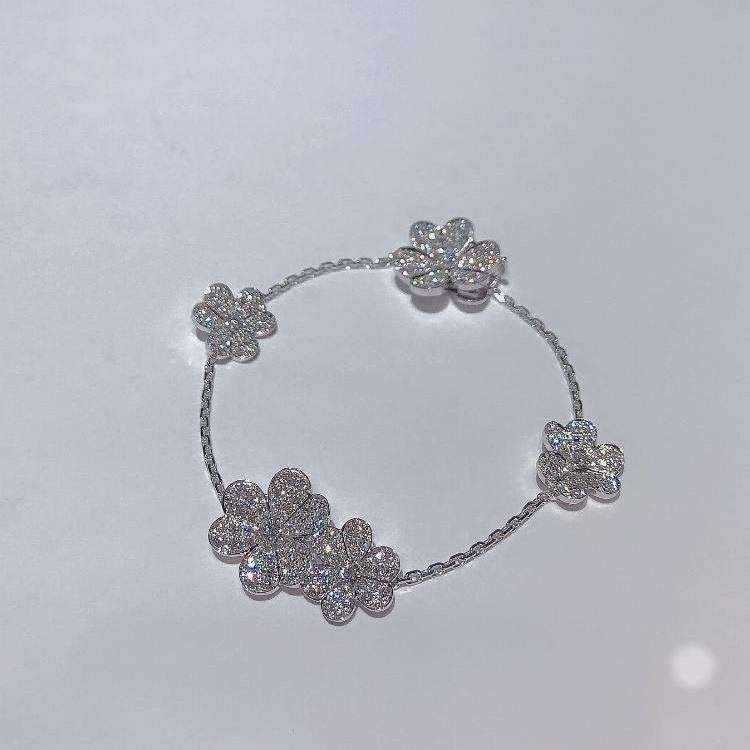 [AuraEcho]FRIVOLE SILVER 5 FLOWERS BRACELET